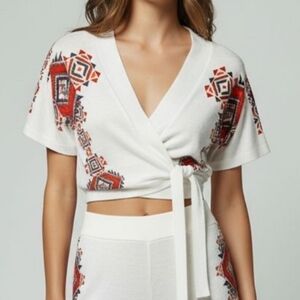 Love Scene Beautiful Wrap Top Ties In Front Aztec Print Size Medium